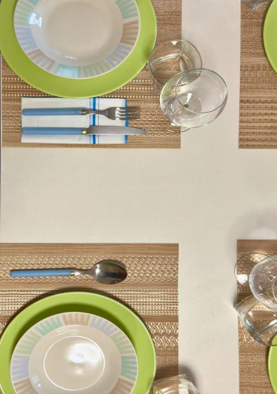 3 - 3 Bath - Bright Modern Appartamento
