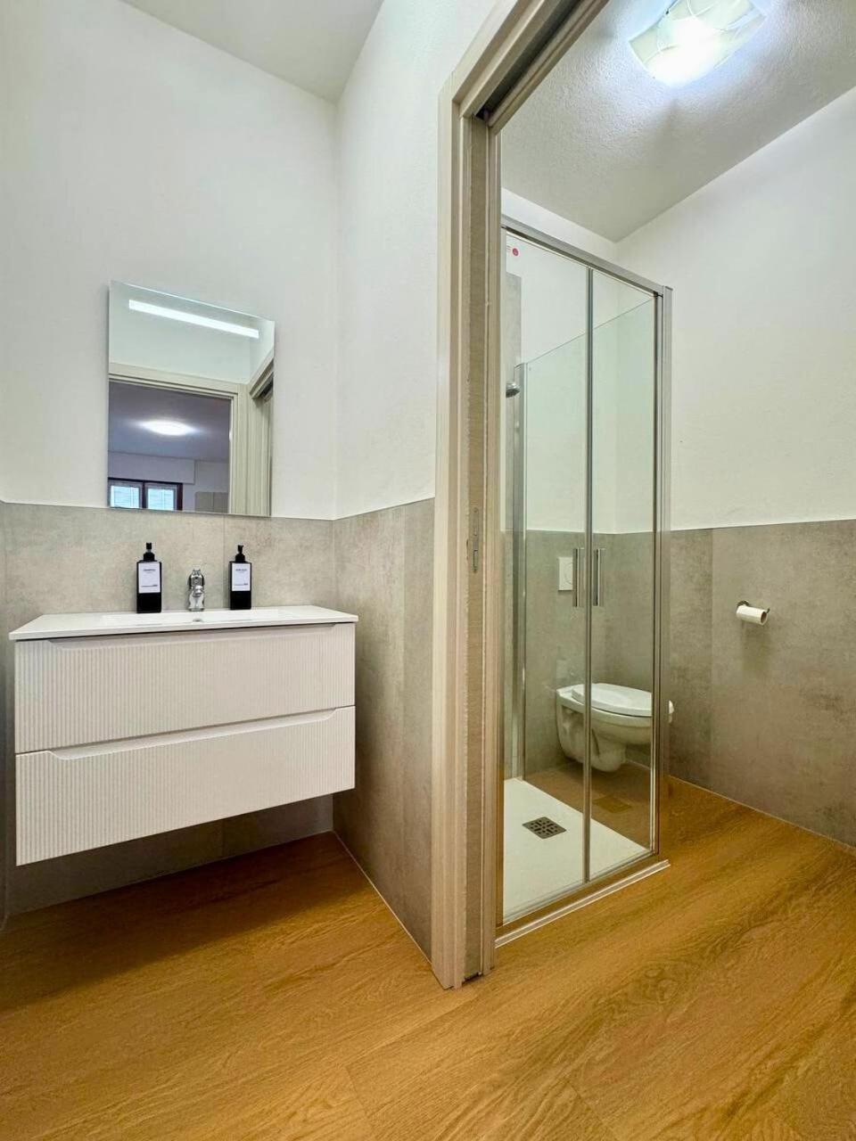 3 - 3 Bath - Bright Modern Appartamento *